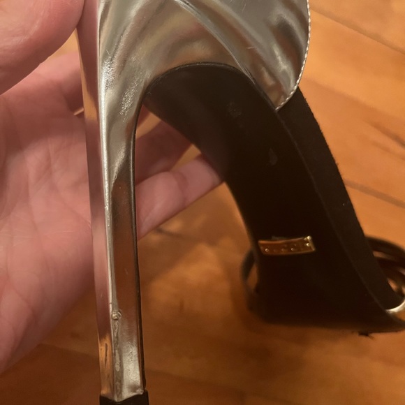 STUNNING Rare Gucci Metallic Cutout Heels - Picture 8 of 12